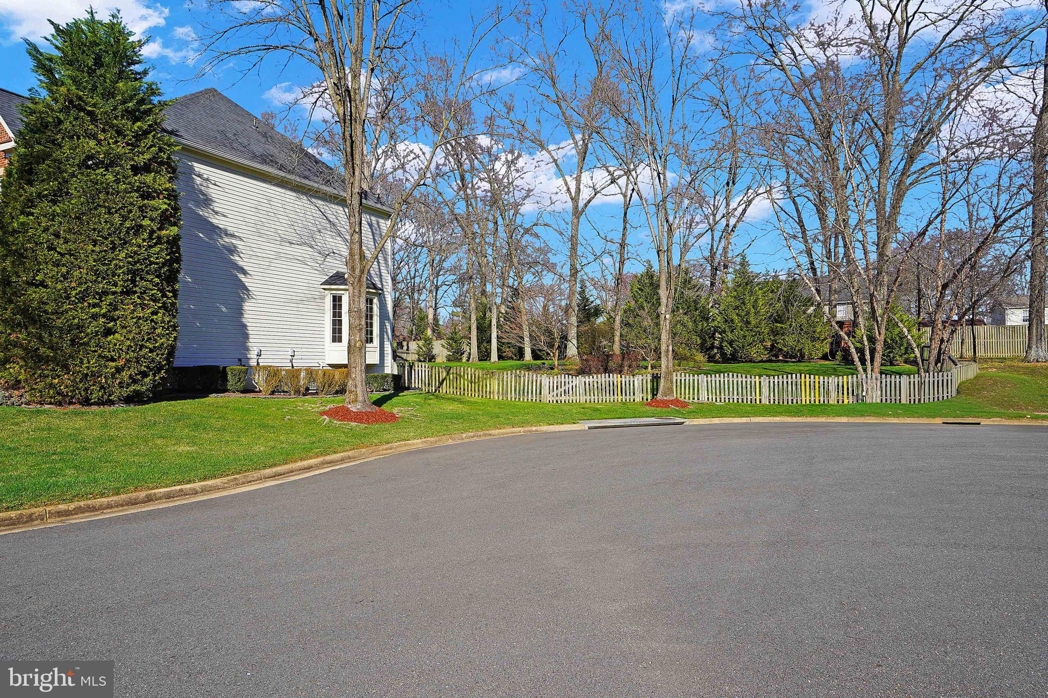 7366 HUNTERS OAK COURT