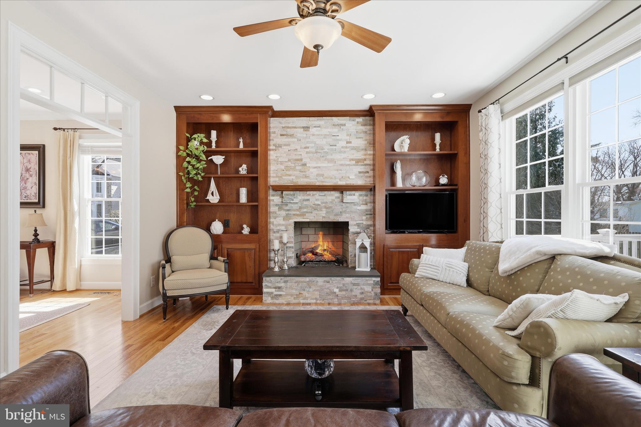 314 ORCHARD COURT NW