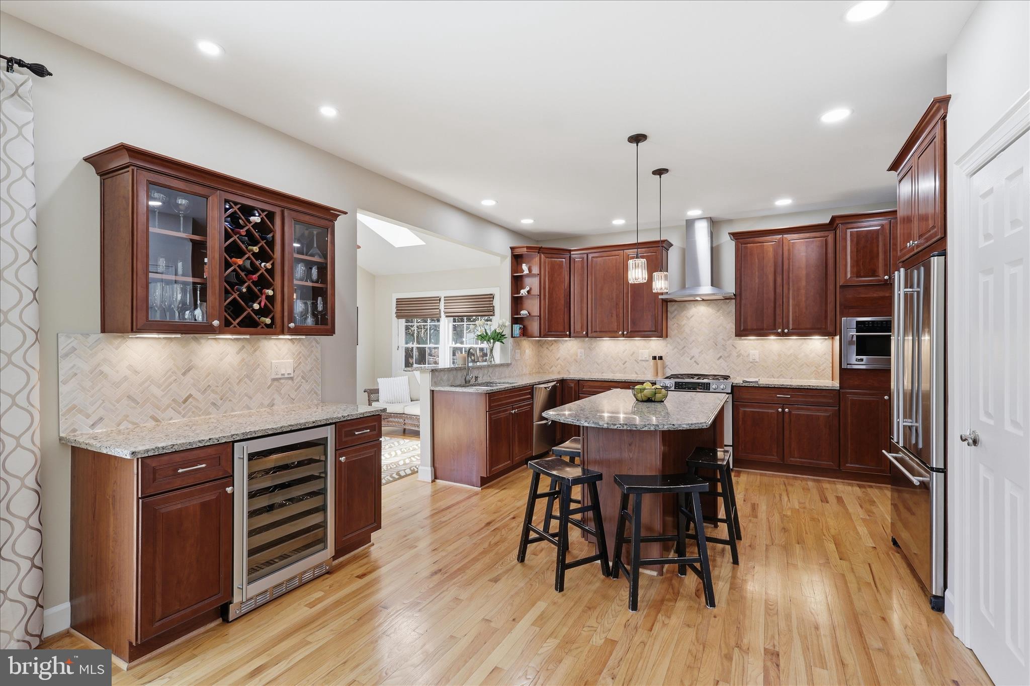 314 ORCHARD COURT NW