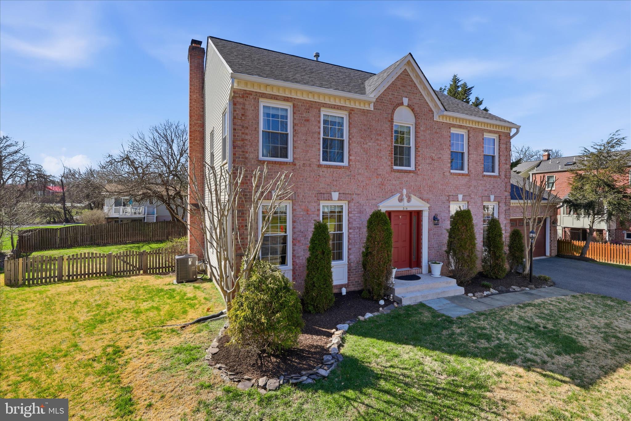 314 ORCHARD COURT NW