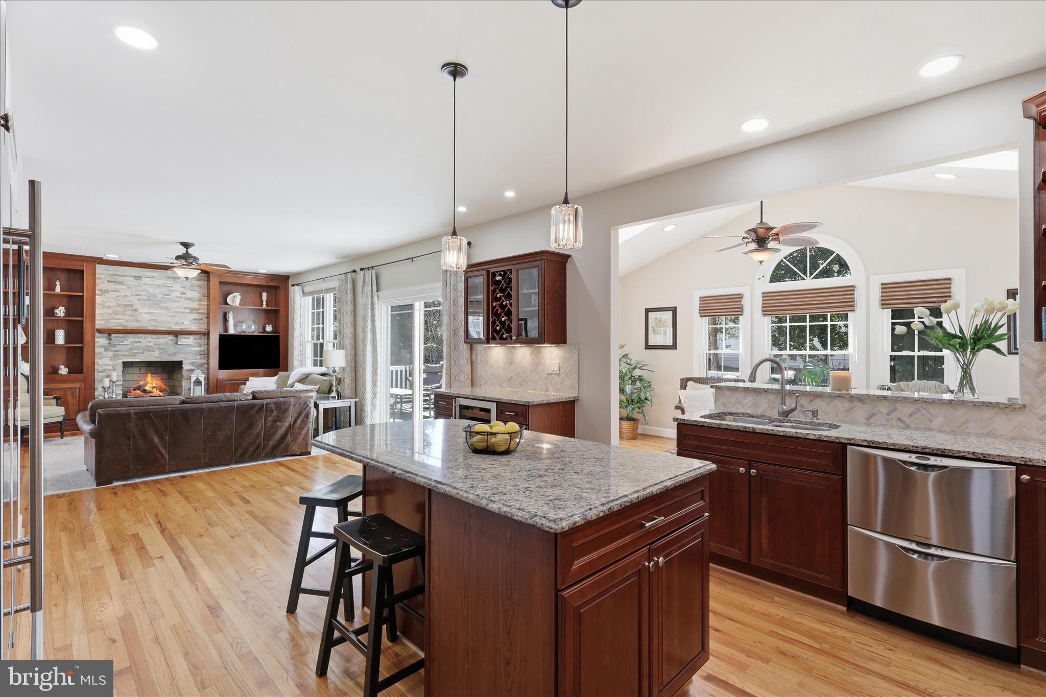 314 ORCHARD COURT NW