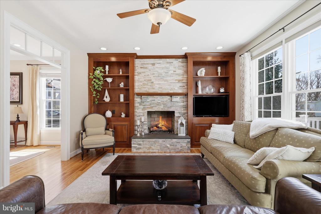 314 ORCHARD COURT NW
