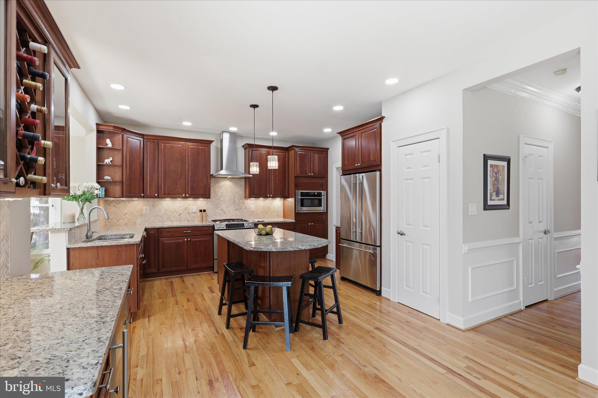 314 ORCHARD COURT NW