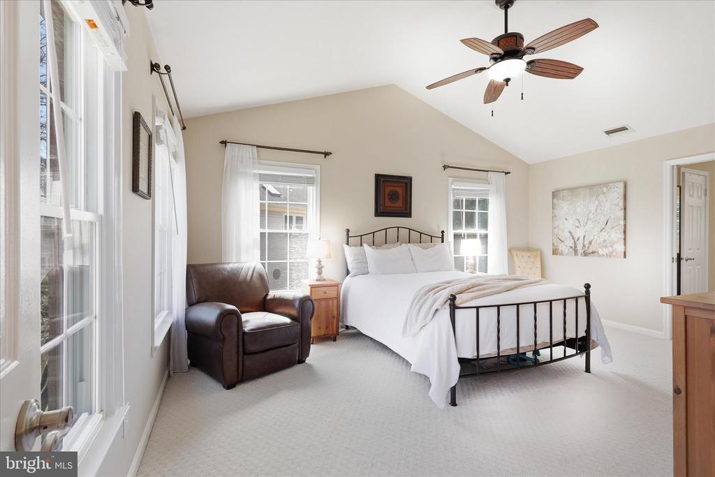 314 ORCHARD COURT NW