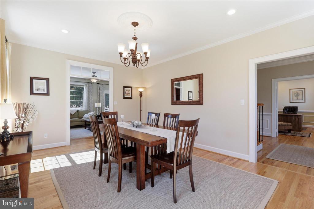 314 ORCHARD COURT NW