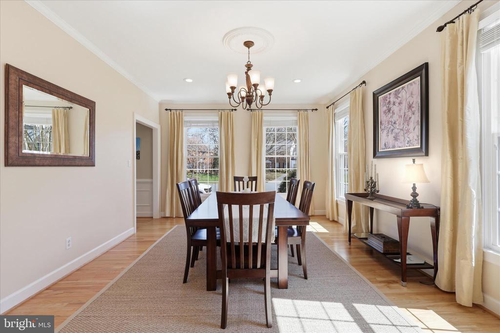 314 ORCHARD COURT NW