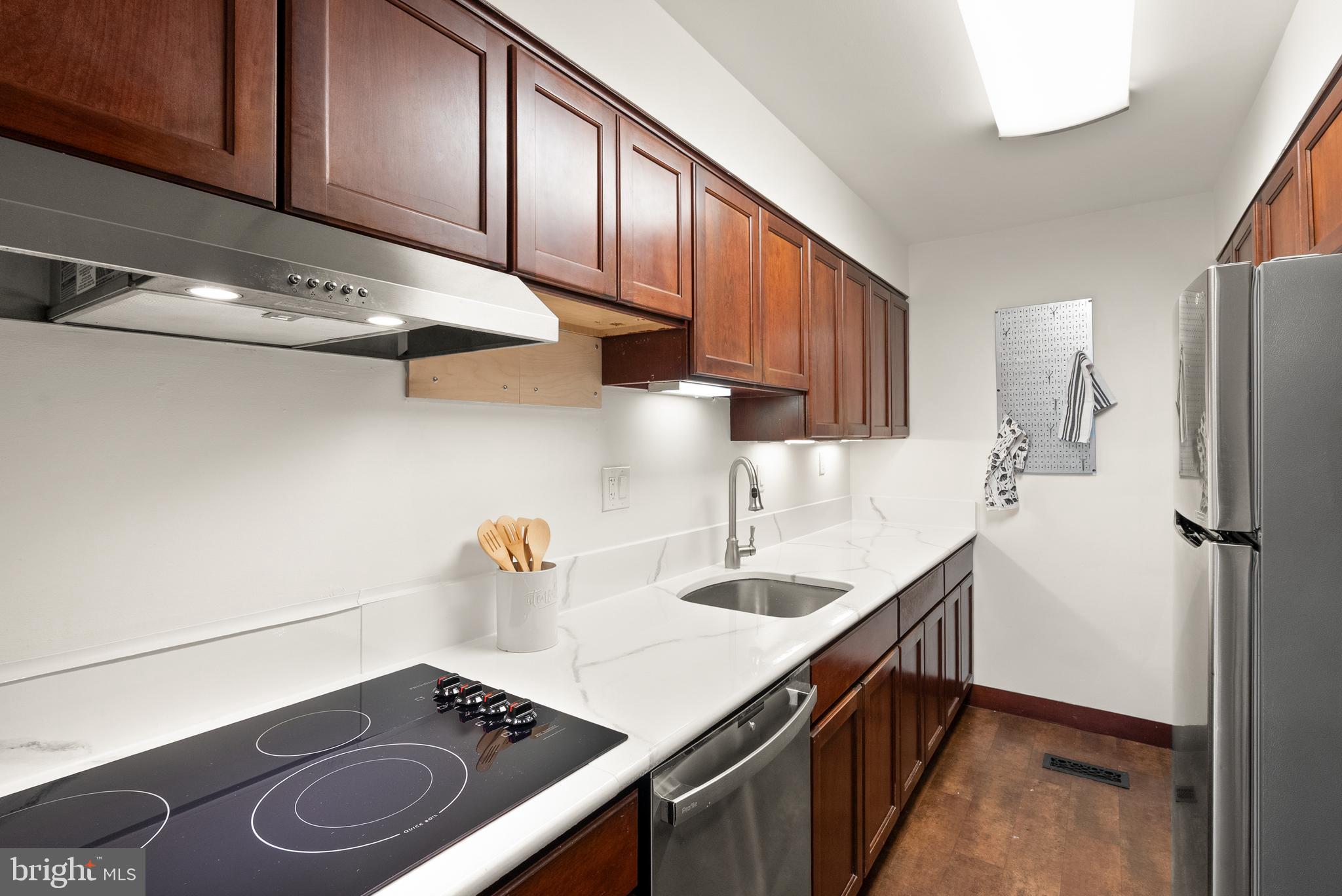 11465 WASHINGTON PLAZA W