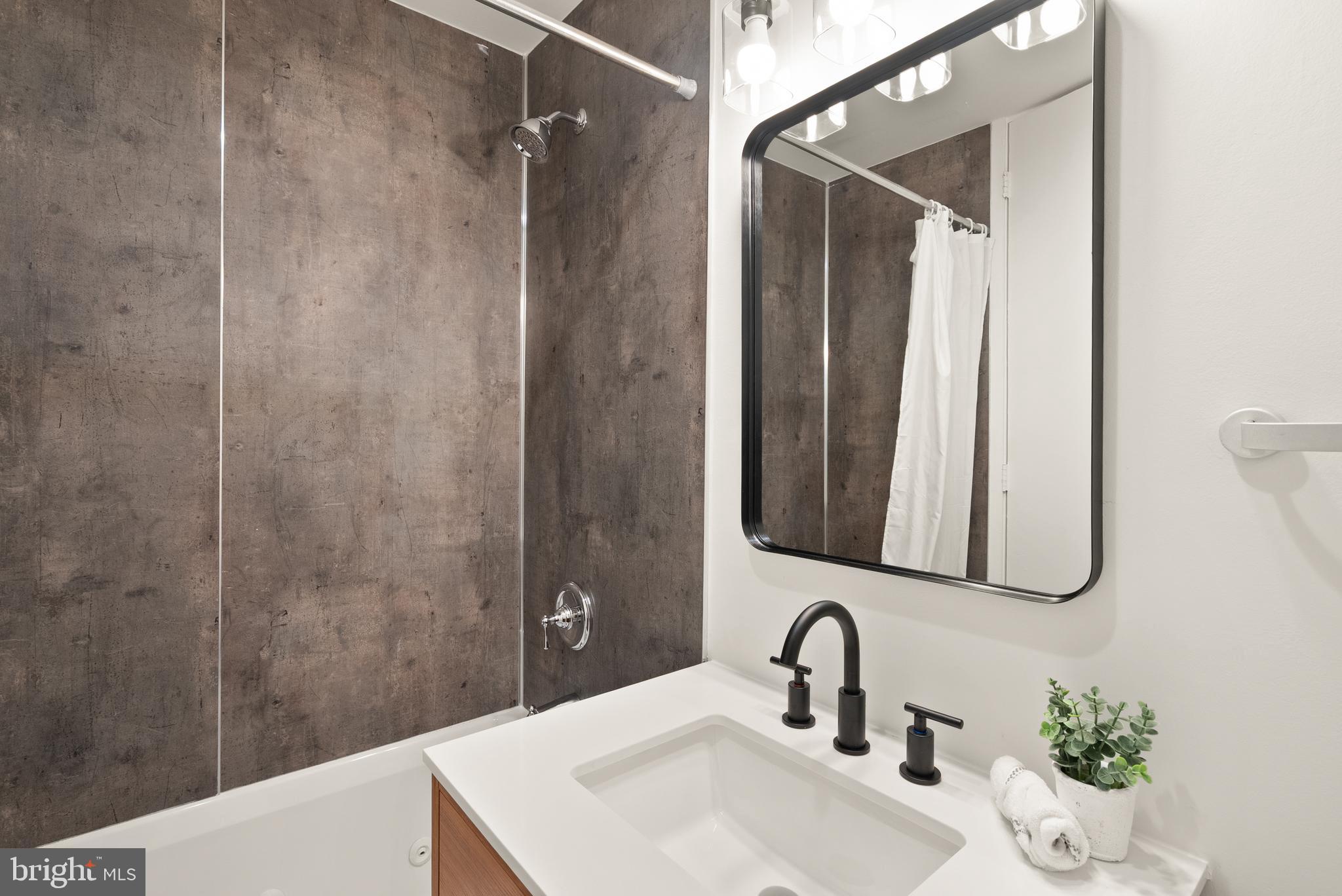 11465 WASHINGTON PLAZA W