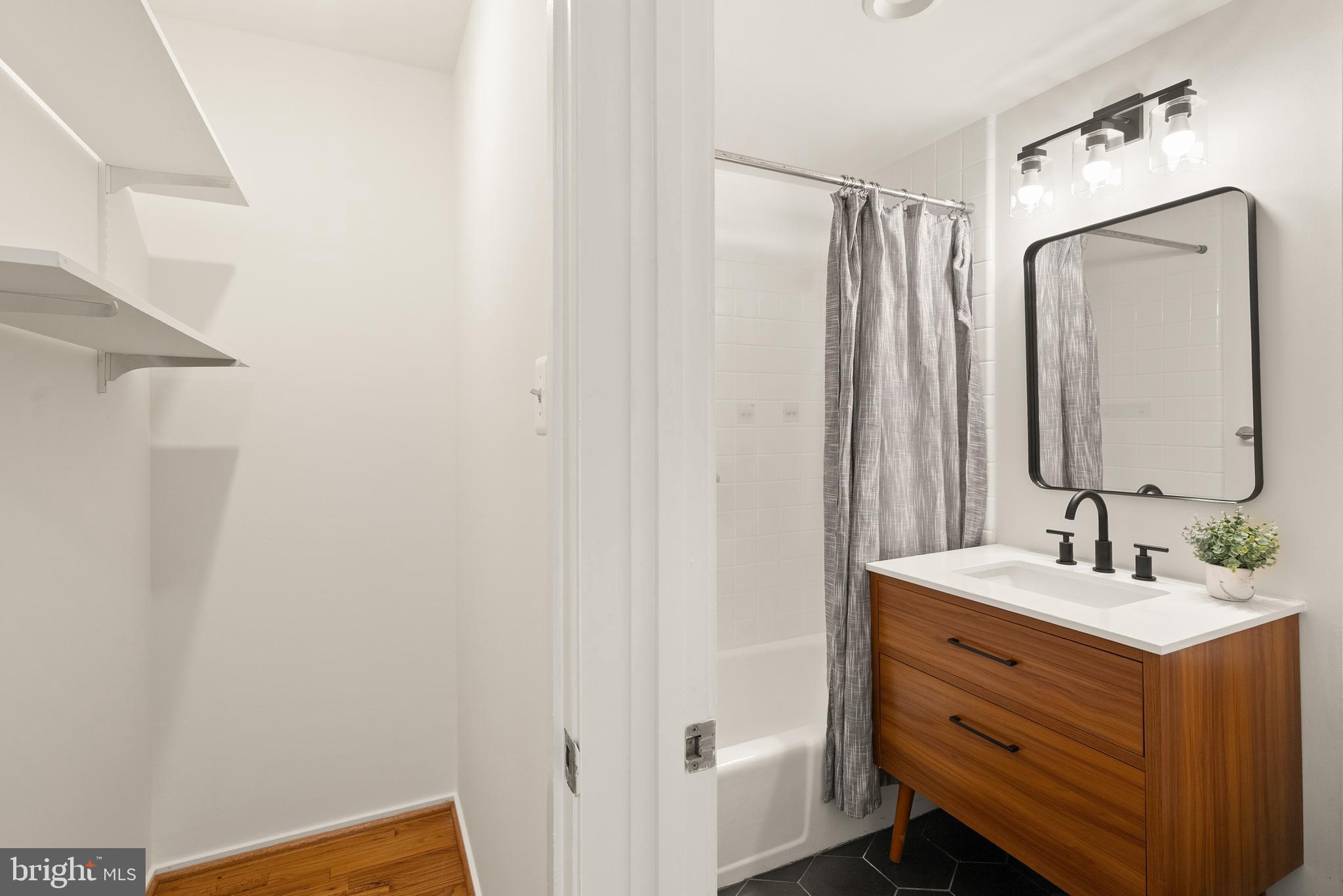 11465 WASHINGTON PLAZA W