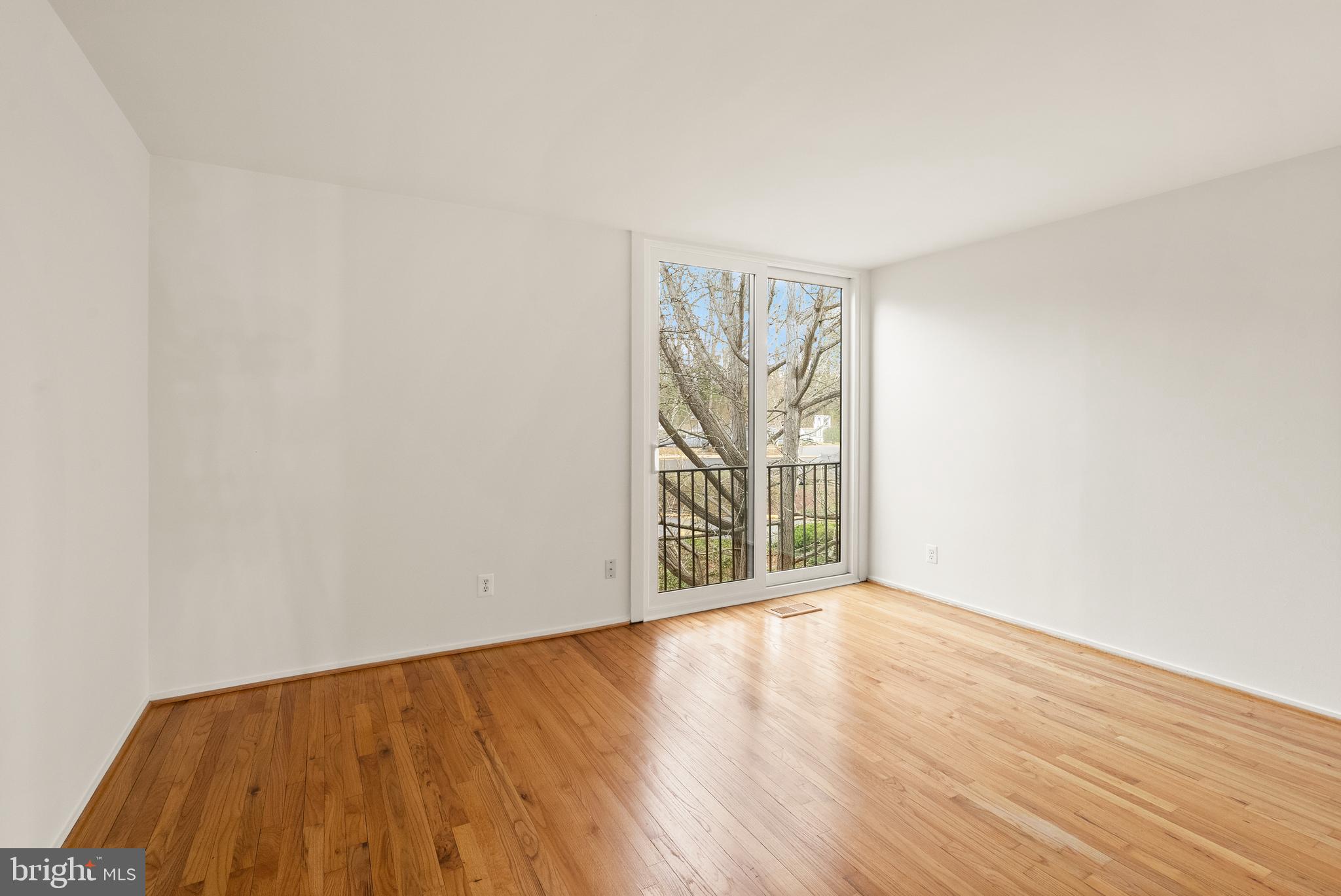 11465 WASHINGTON PLAZA W