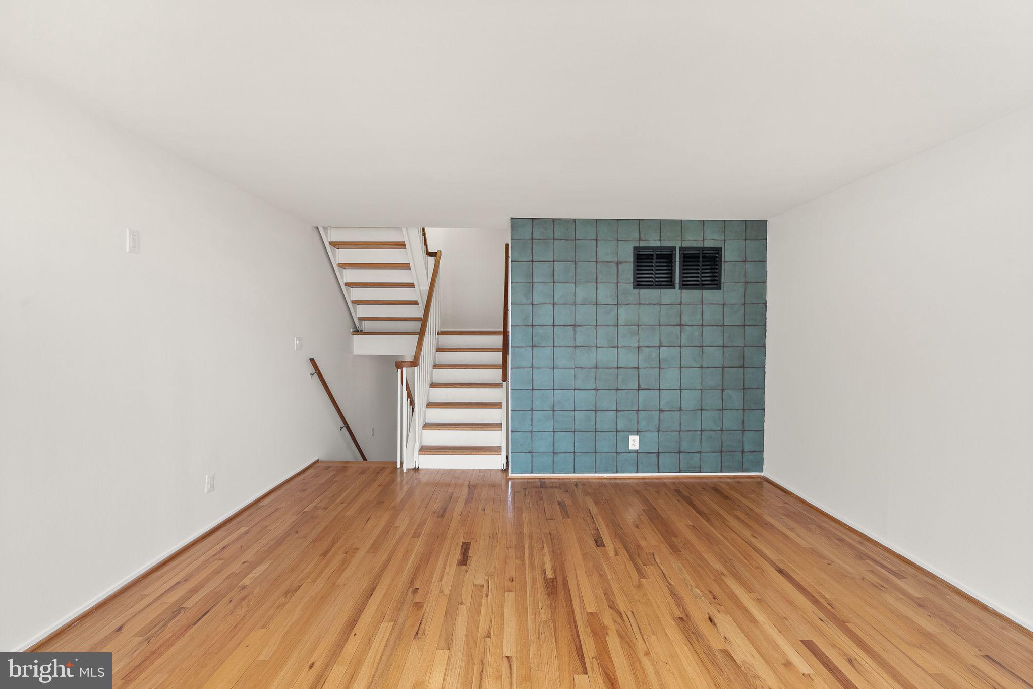 11465 WASHINGTON PLAZA W