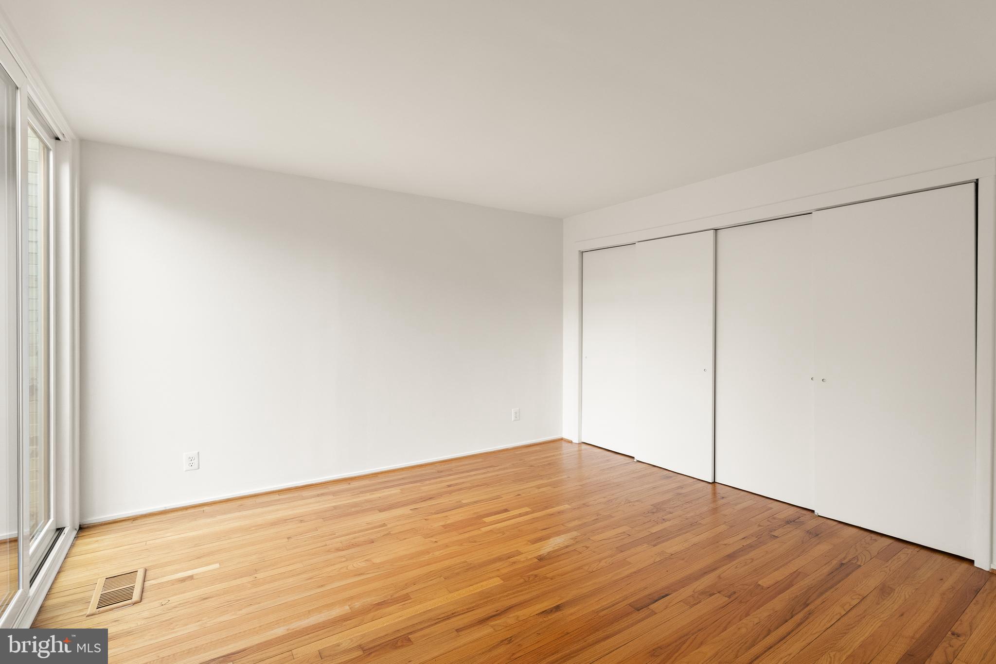 11465 WASHINGTON PLAZA W