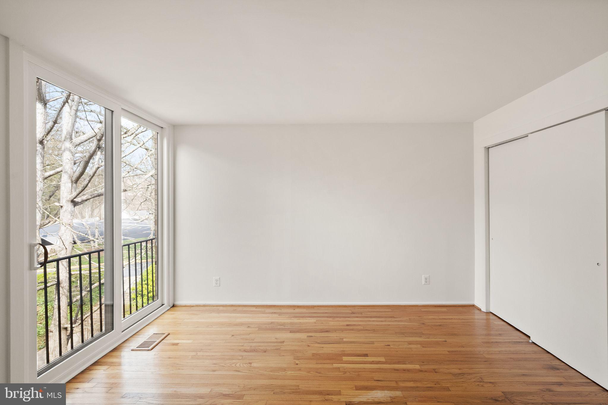 11465 WASHINGTON PLAZA W