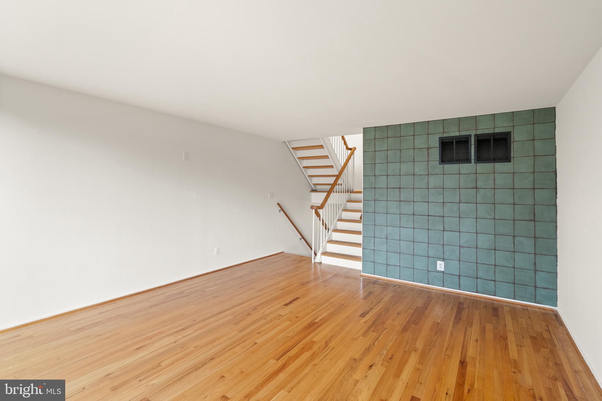 11465 WASHINGTON PLAZA W