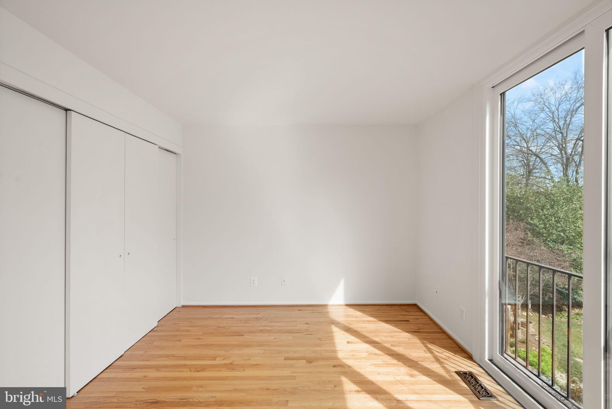 11465 WASHINGTON PLAZA W