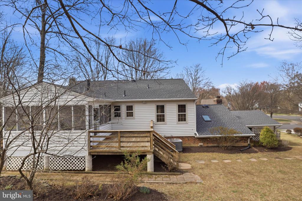 2228 LOCH LOMOND DRIVE