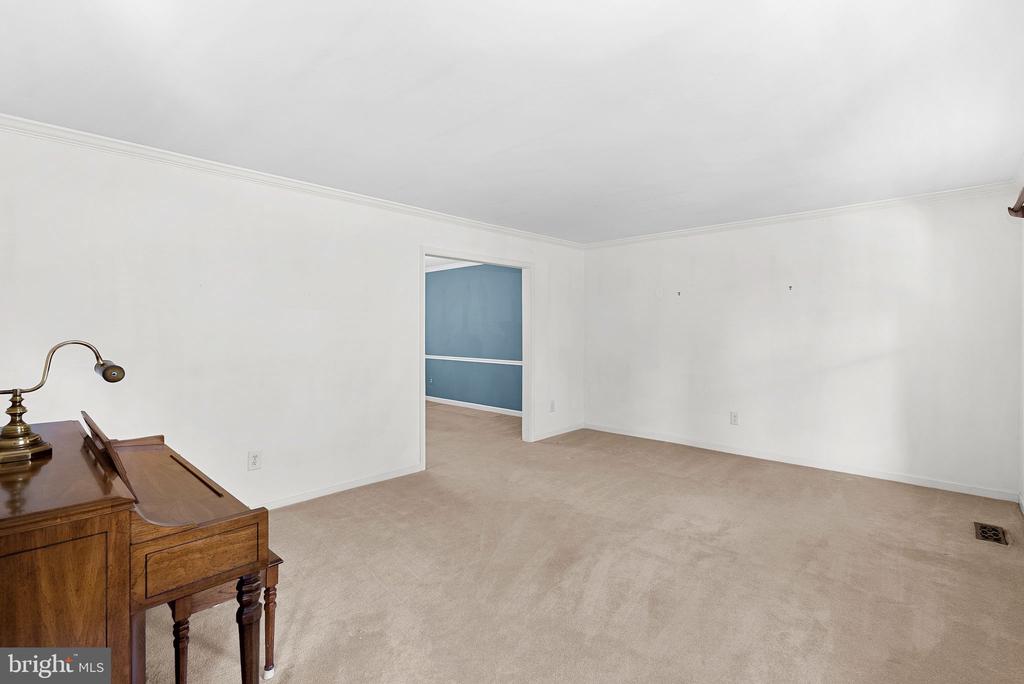 12511 CHASBARB TERRACE