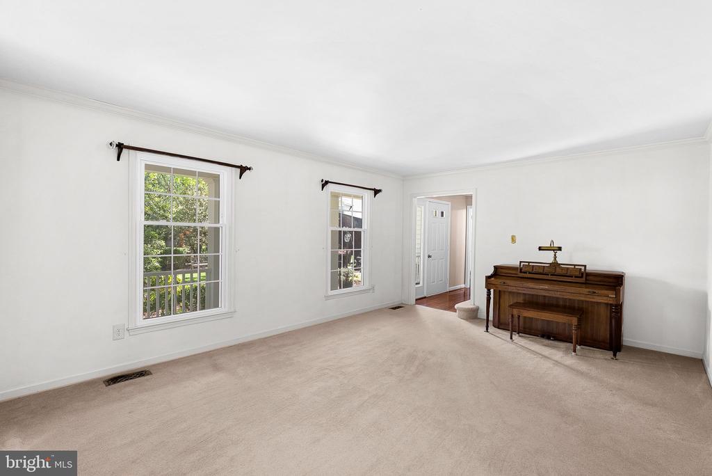 12511 CHASBARB TERRACE