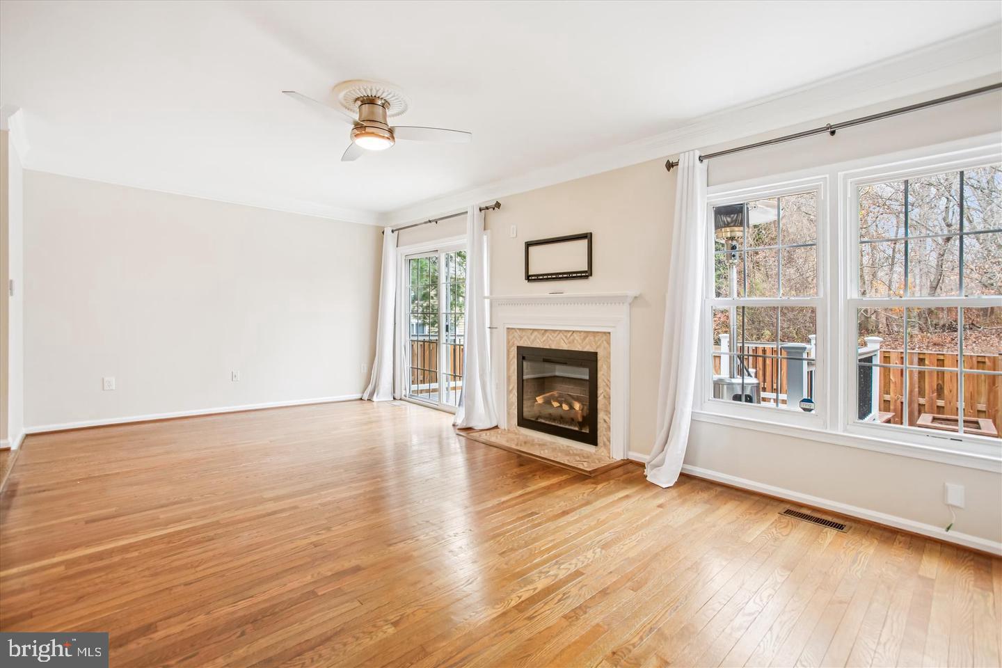 7728 HICKORY GLEN WAY