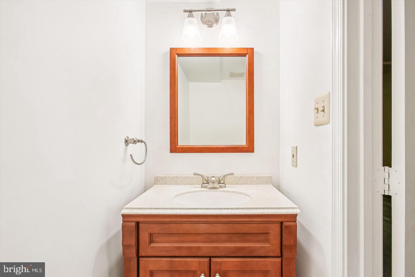 7728 HICKORY GLEN WAY