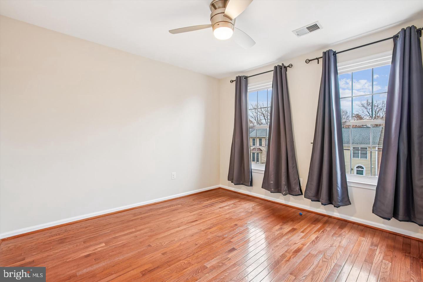 7728 HICKORY GLEN WAY