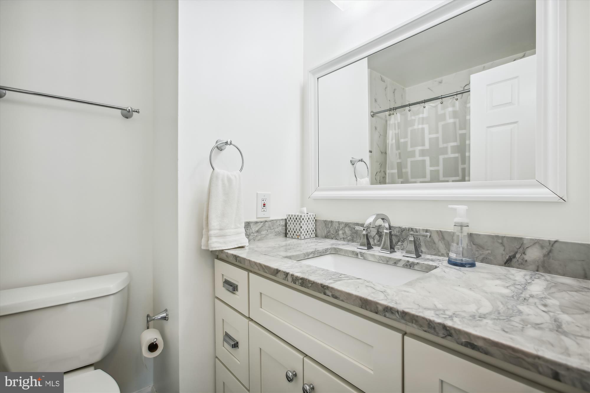 7728 HICKORY GLEN WAY