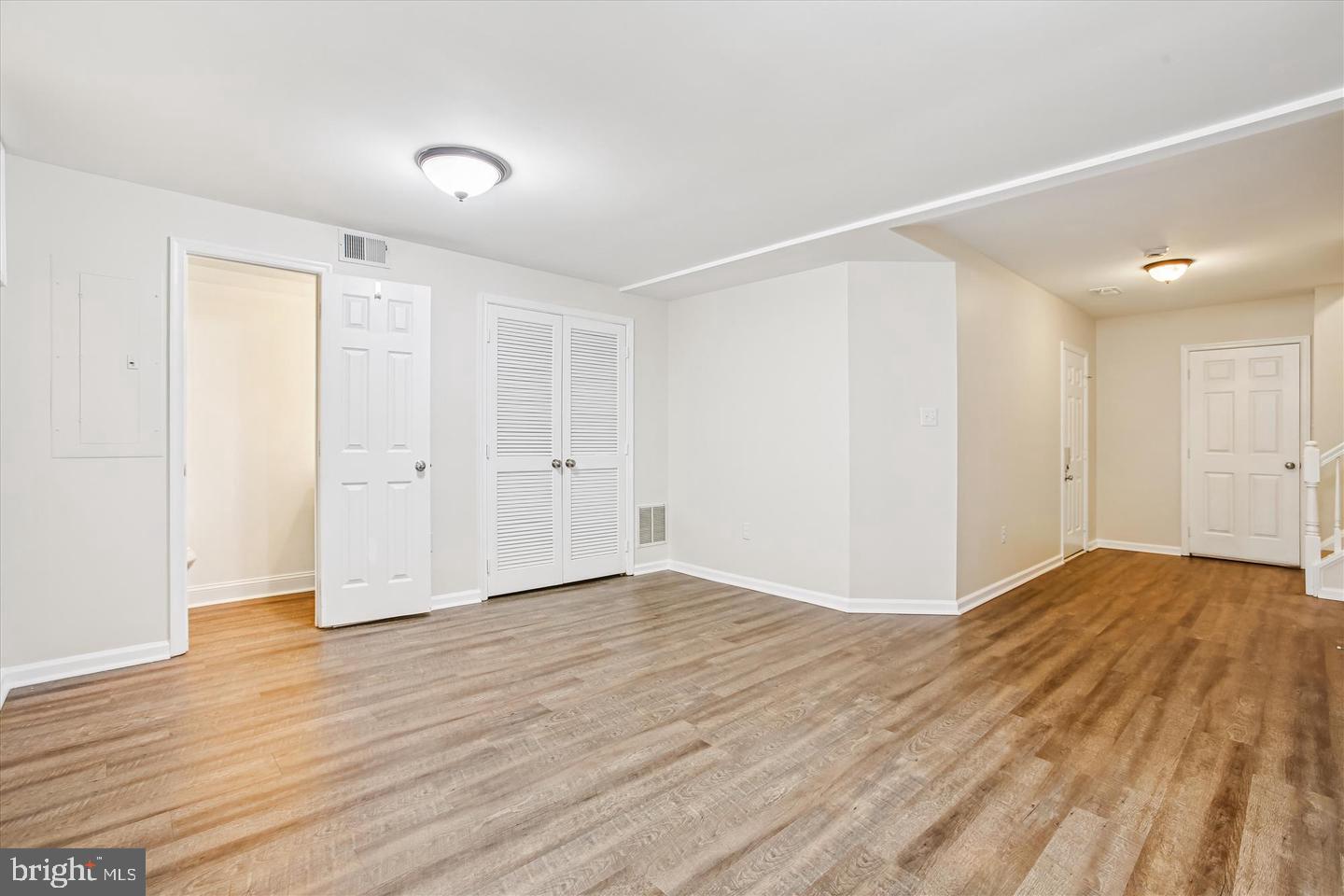 7728 HICKORY GLEN WAY