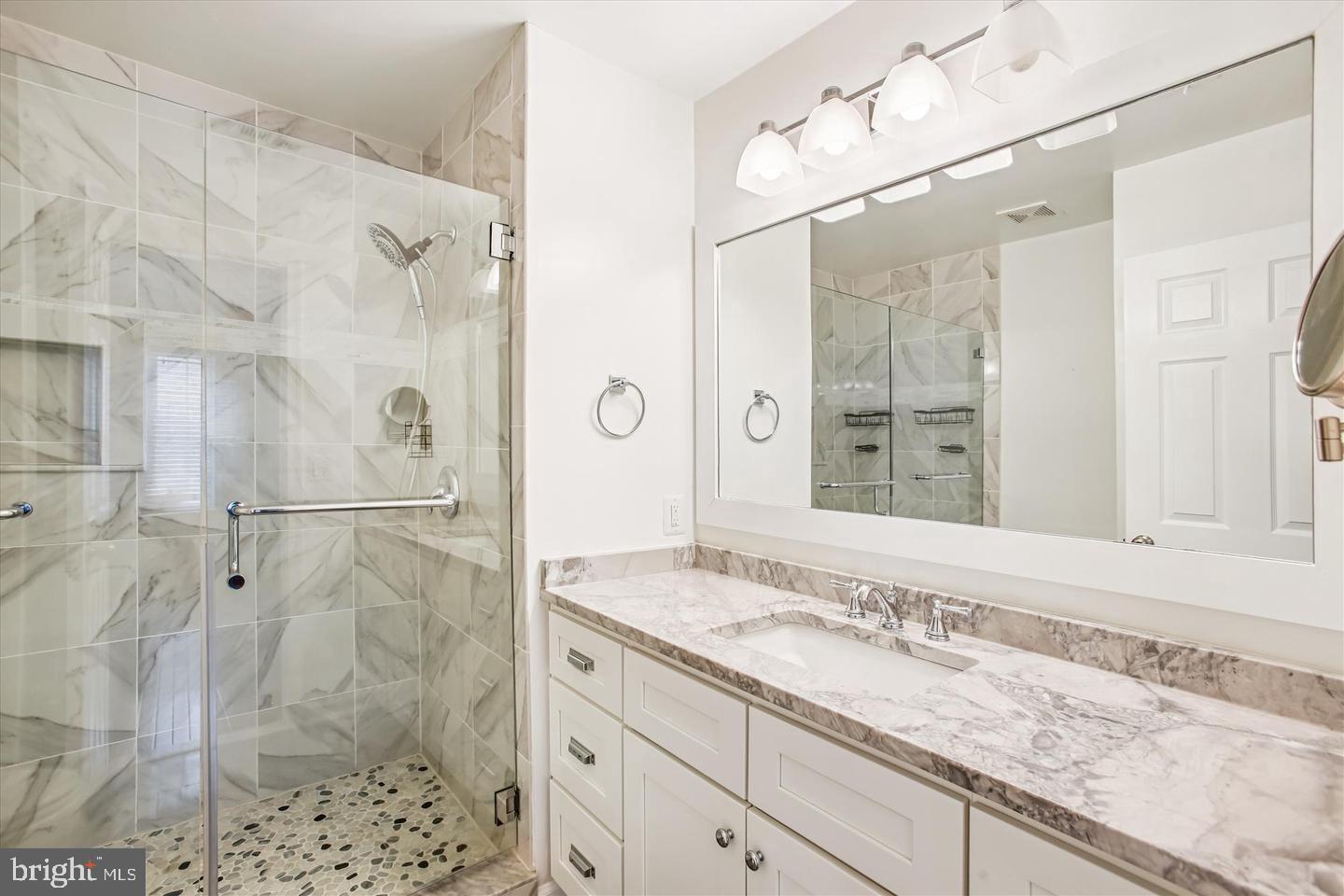 7728 HICKORY GLEN WAY