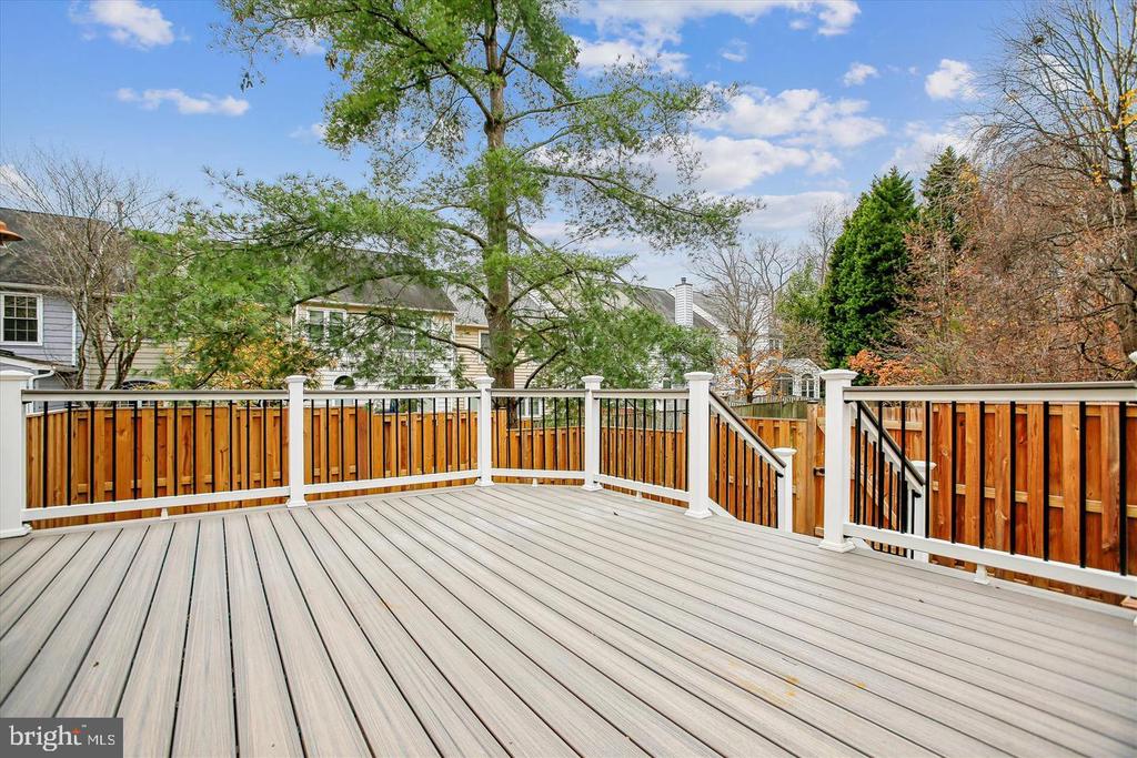 7728 HICKORY GLEN WAY