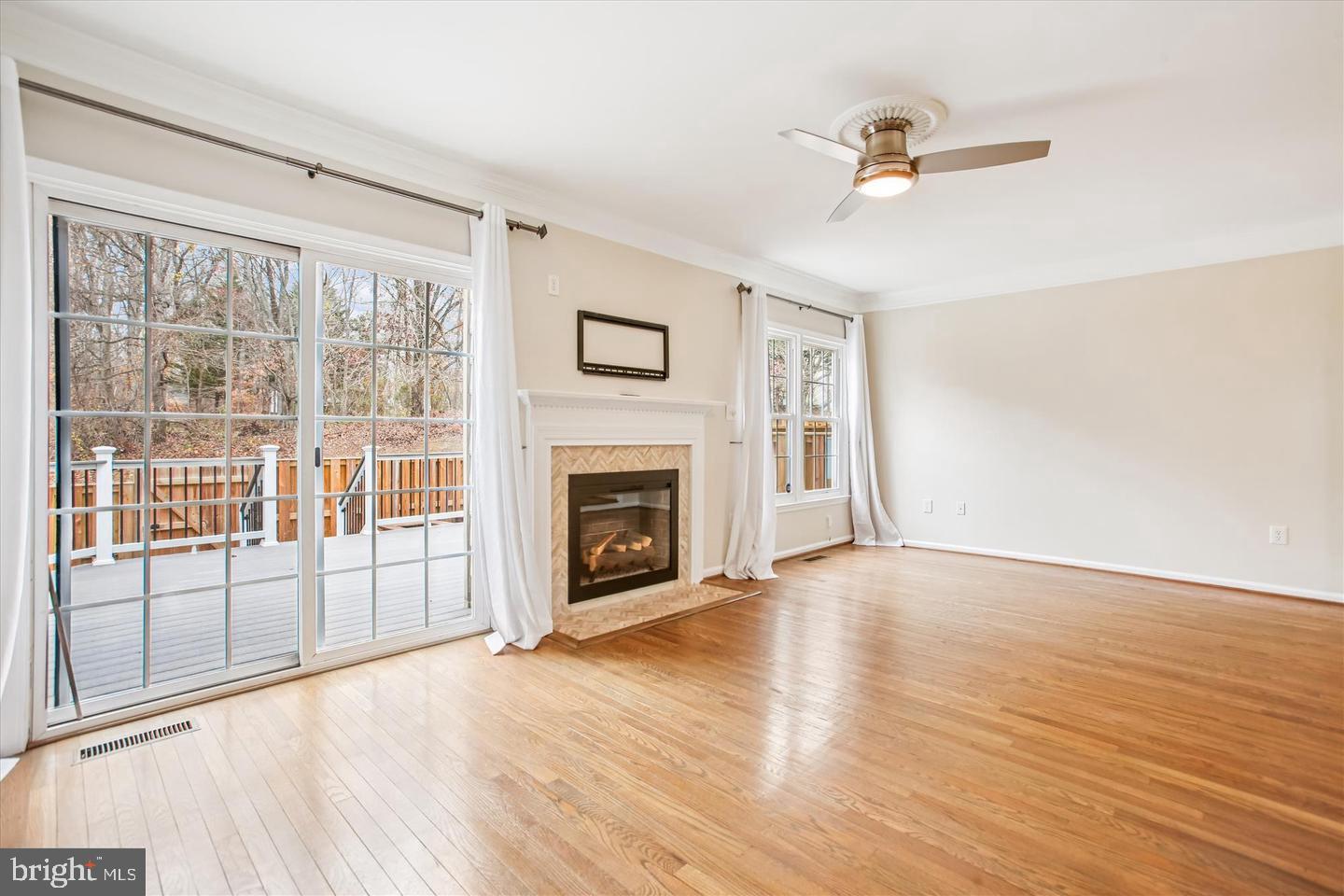 7728 HICKORY GLEN WAY