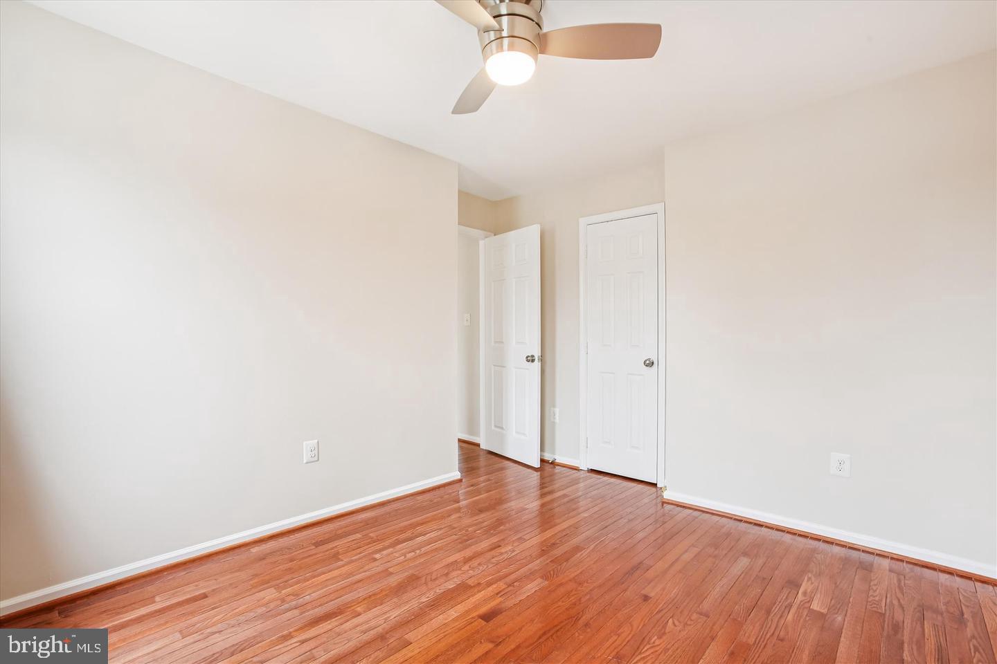 7728 HICKORY GLEN WAY