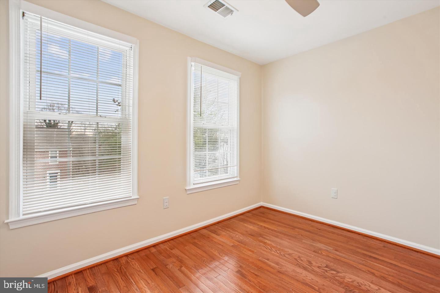 7728 HICKORY GLEN WAY