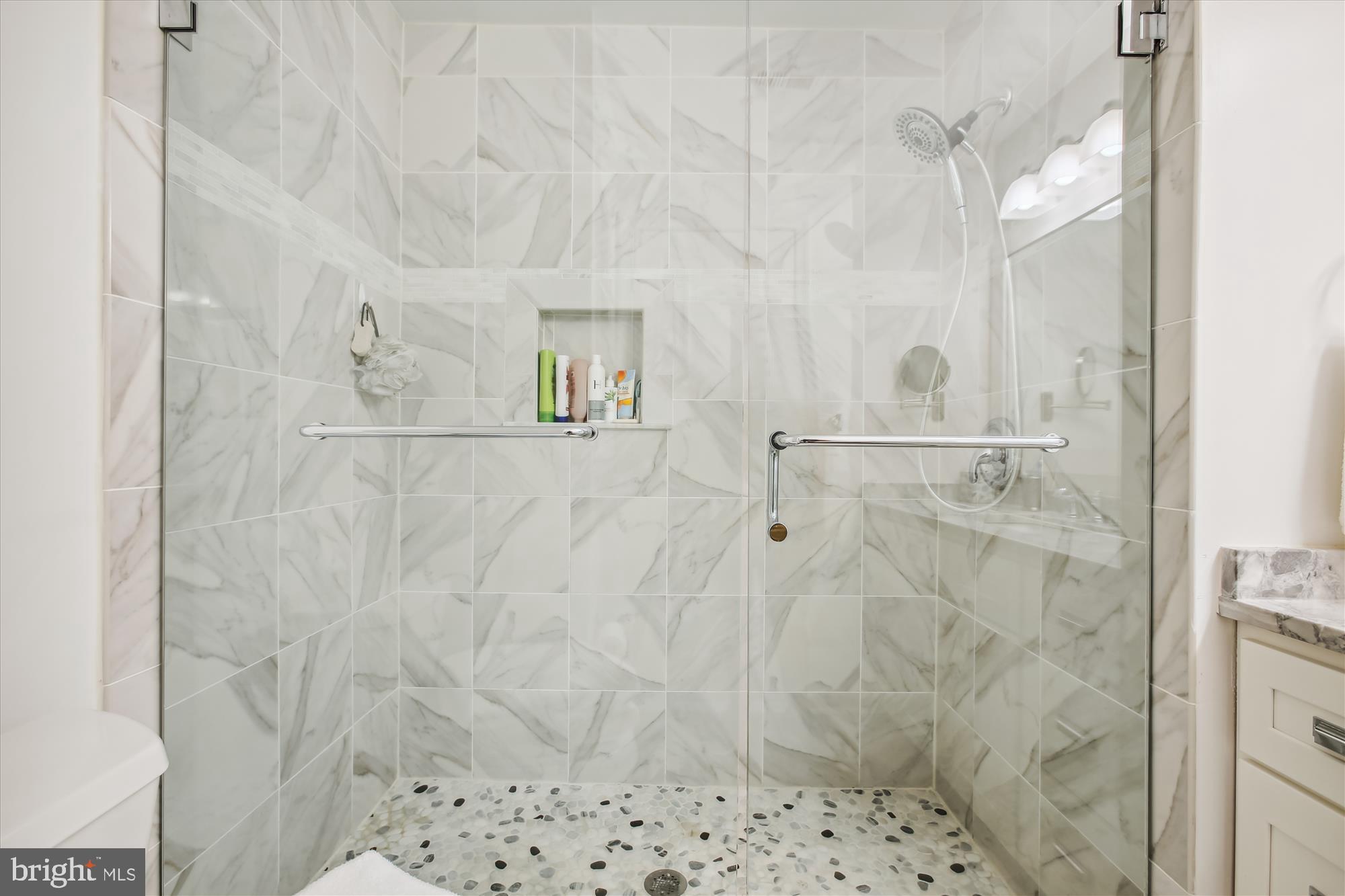 7728 HICKORY GLEN WAY