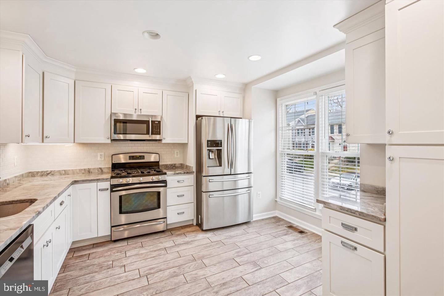 7728 HICKORY GLEN WAY