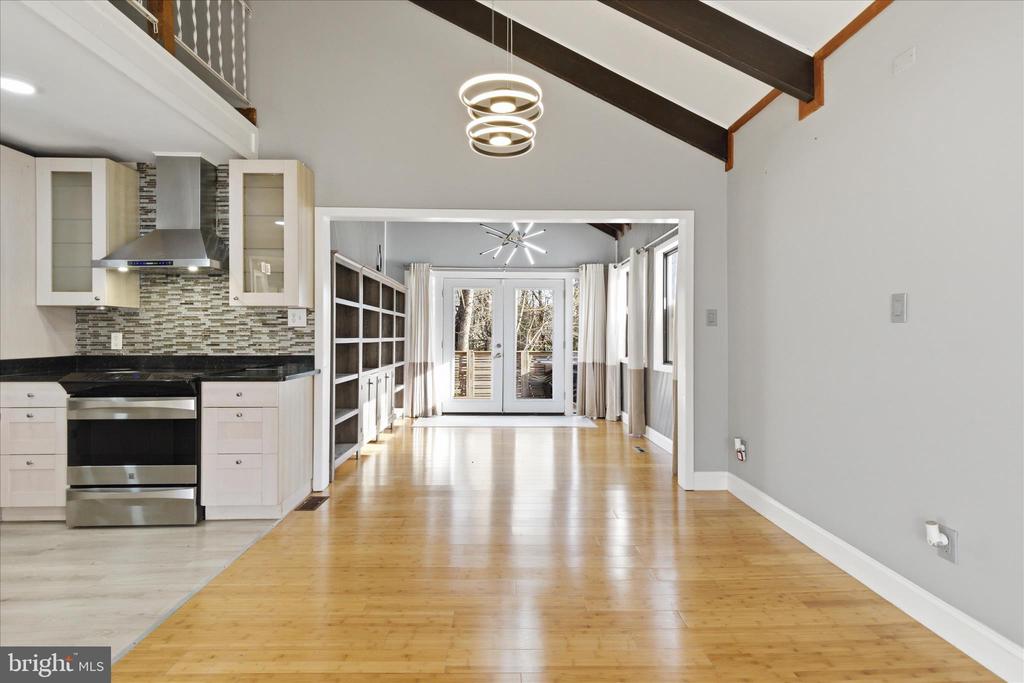 5515 WESTCLIFF COURT