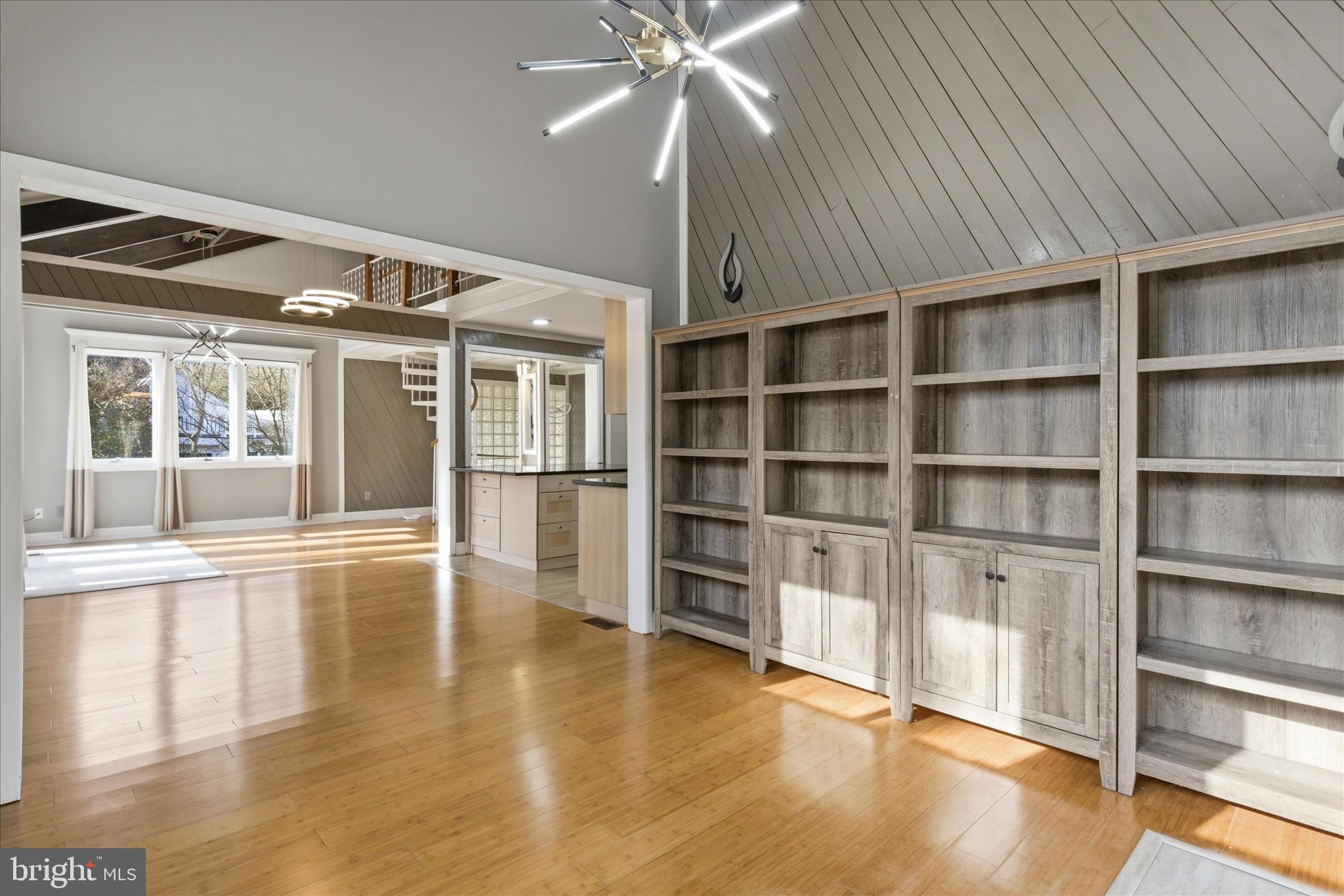 5515 WESTCLIFF COURT