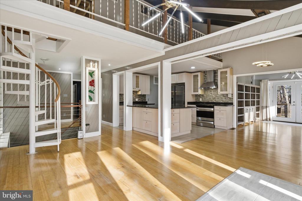 5515 WESTCLIFF COURT