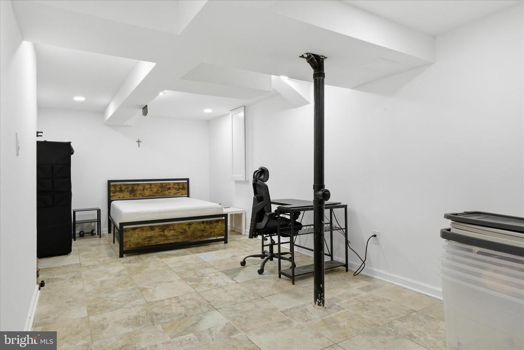5515 WESTCLIFF COURT