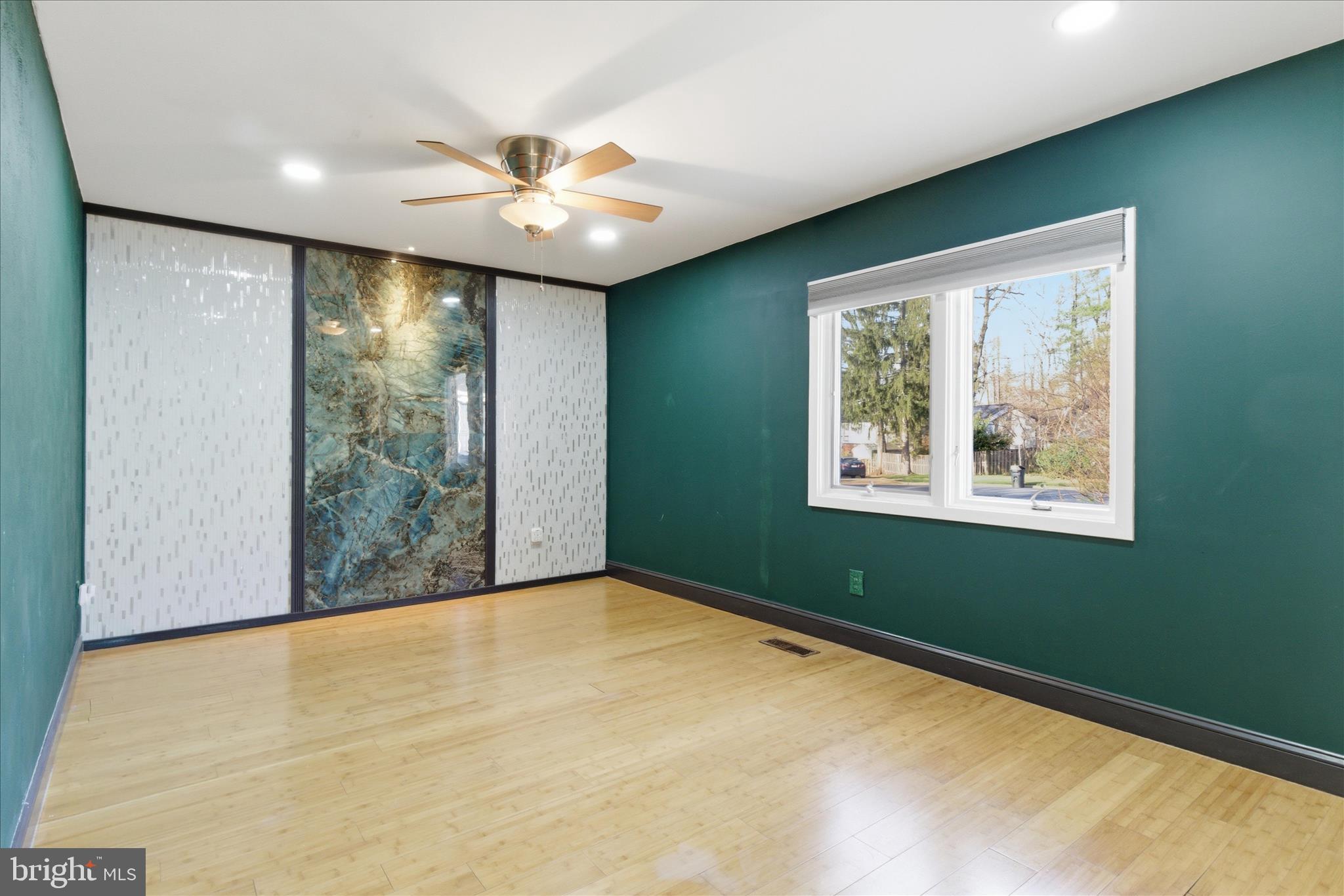 5515 WESTCLIFF COURT