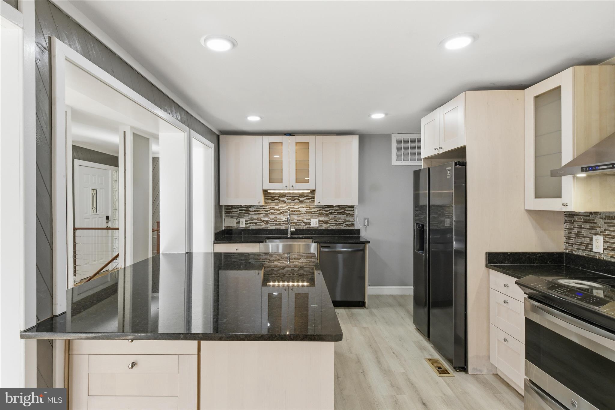 5515 WESTCLIFF COURT