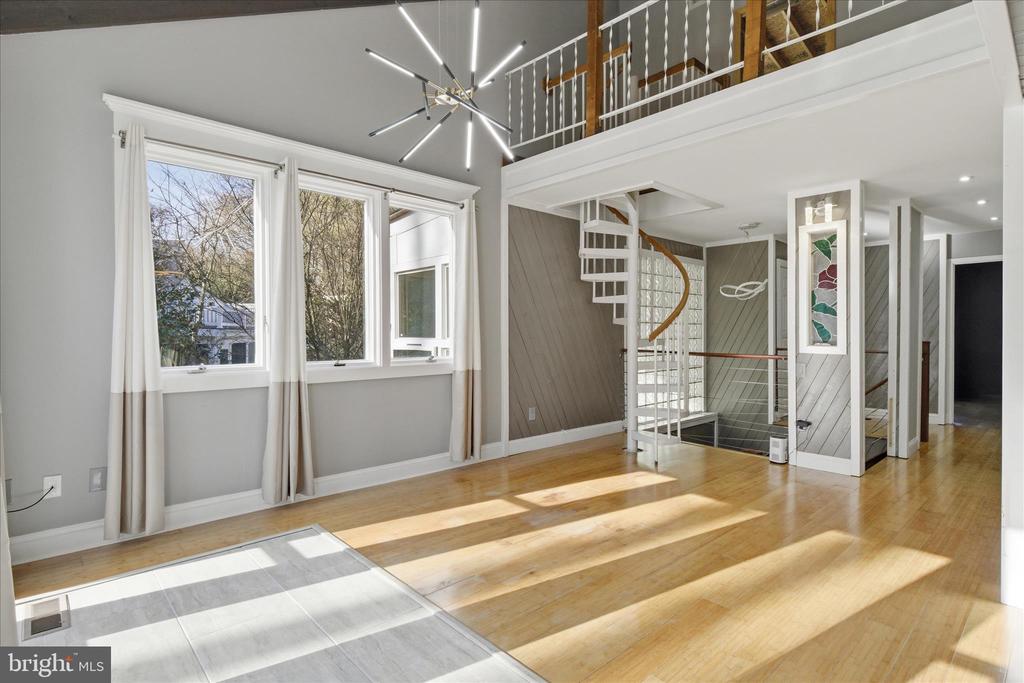 5515 WESTCLIFF COURT