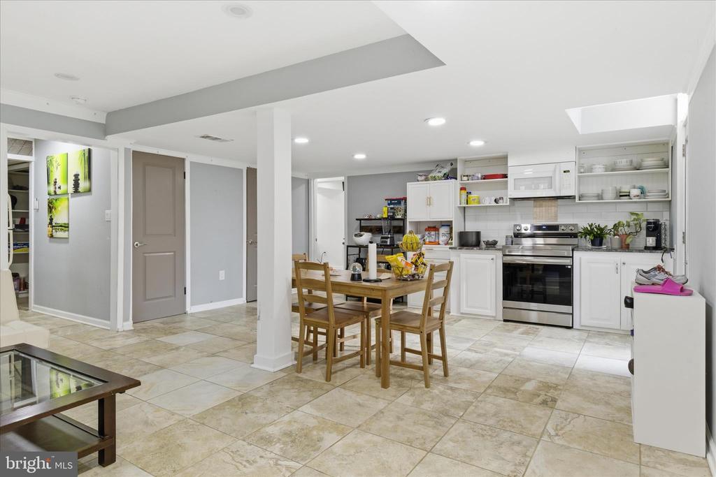 5515 WESTCLIFF COURT