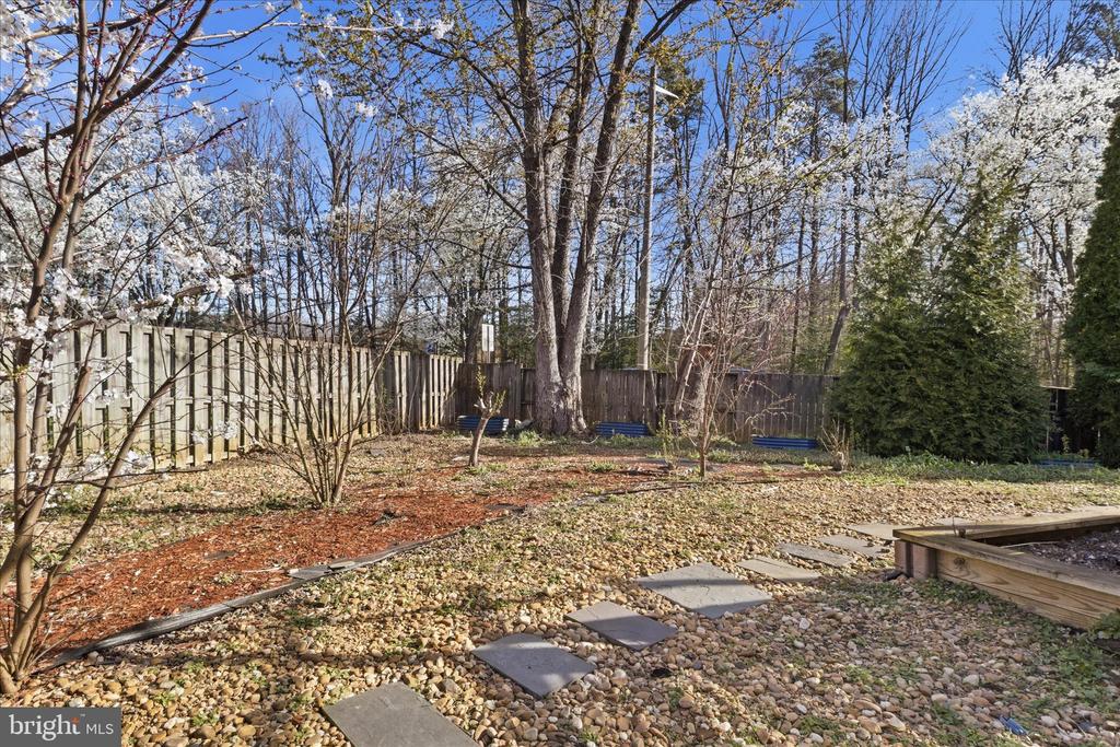 5515 WESTCLIFF COURT