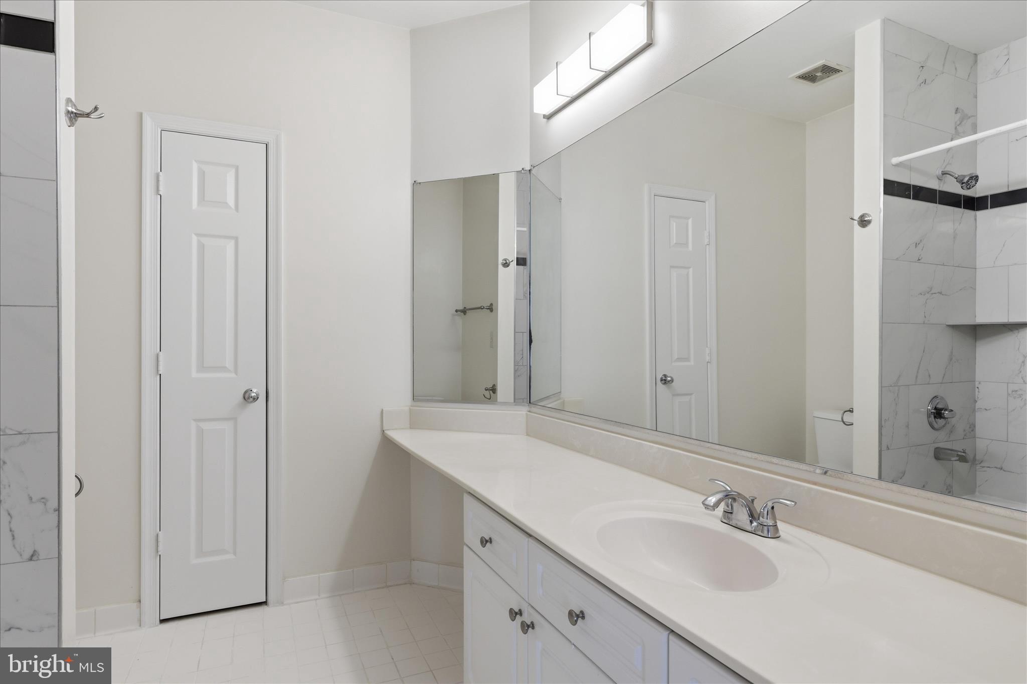 12907 ALTON SQUARE 201