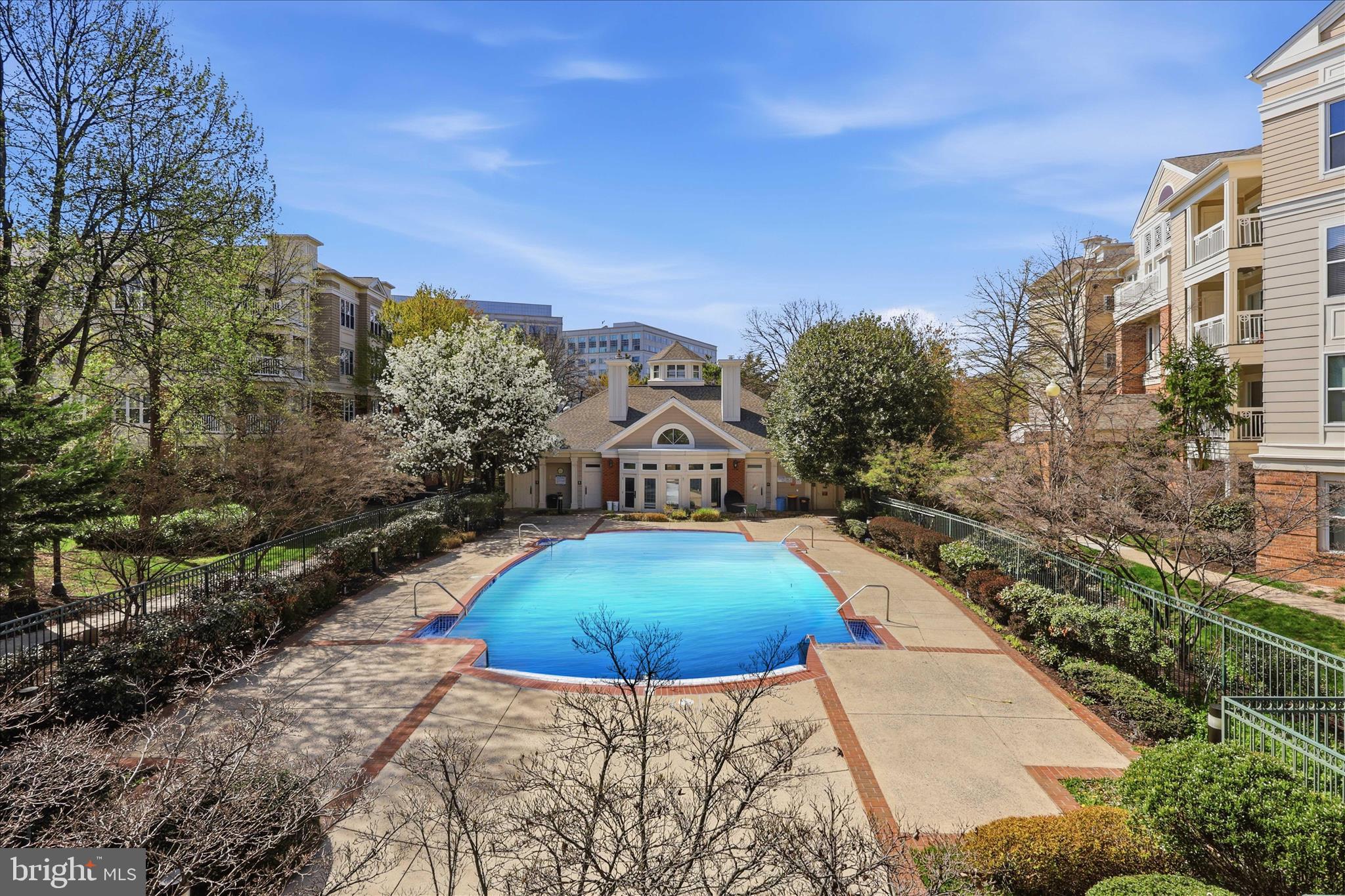 12907 ALTON SQUARE 201