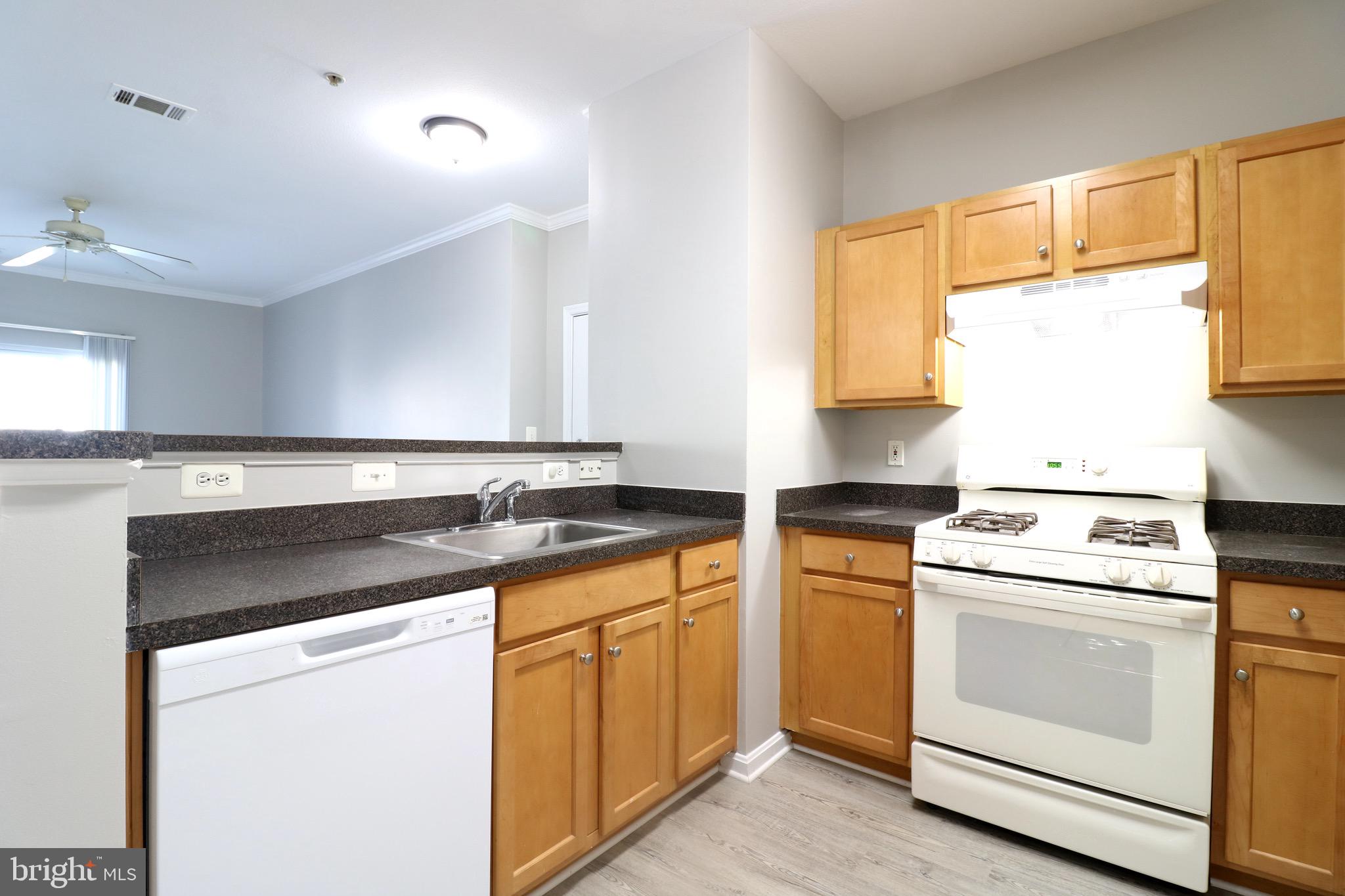 5117 TRAVIS EDWARD WAY E 5117E