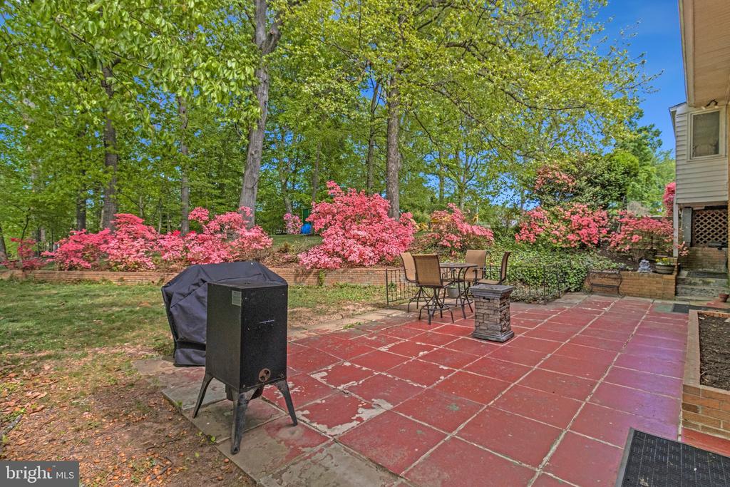 5655 GLENWOOD DRIVE