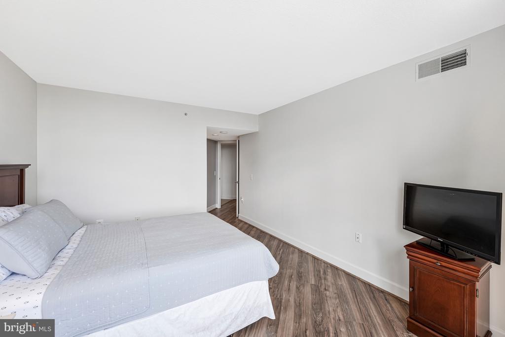 11800 SUNSET HILLS ROAD 506