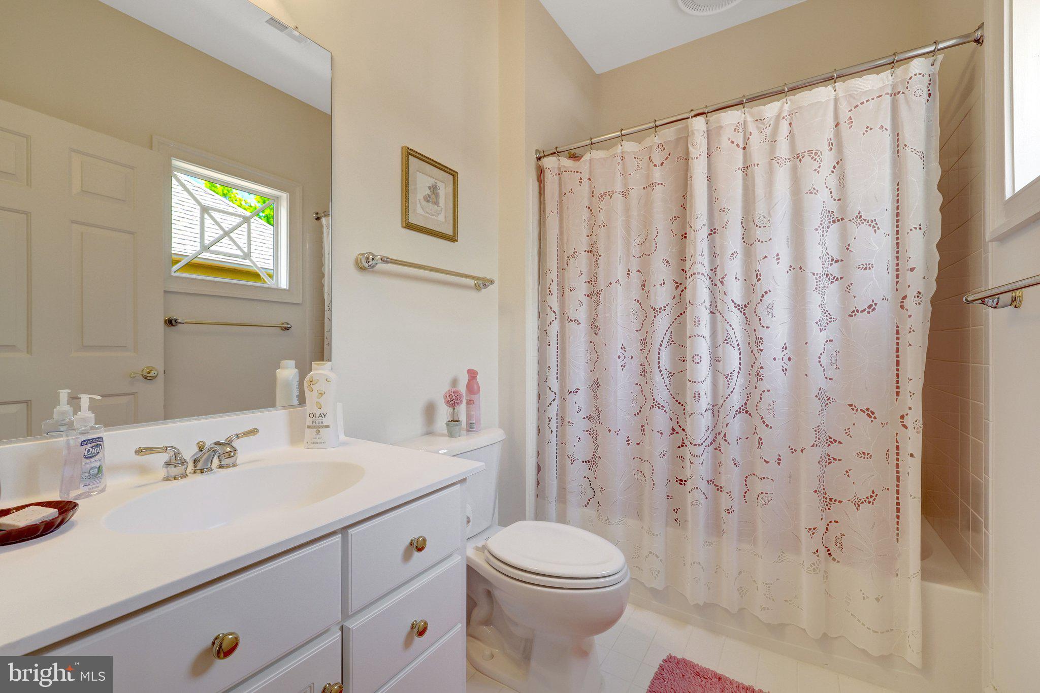 1368 NORTHWYCK COURT