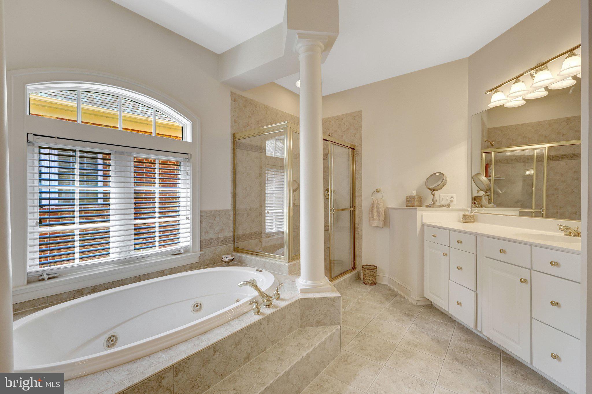 1368 NORTHWYCK COURT